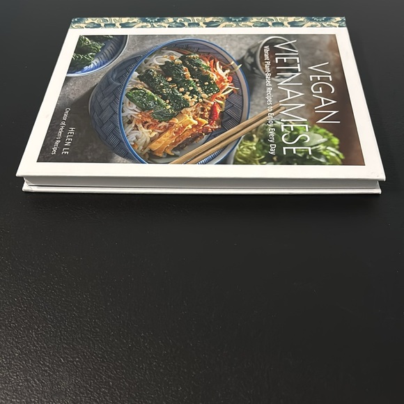 Vegan Vietnamese Hardback Book by Helen Le - Plant-Based Recipes Food Cooking - Picture 5 of 16